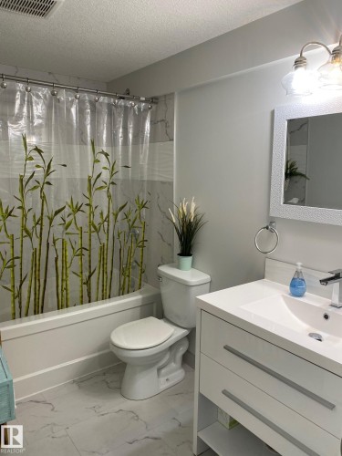 13907 88 Street Nw, Edmonton, AB 