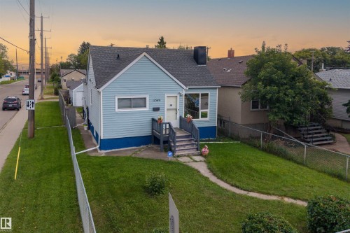 11549 82 Street NW  Edmonton, AB T5B 2V7