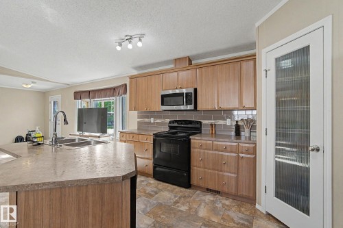 6 The Parkway Northwest, Edmonton, AB 