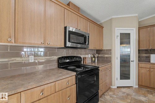 6 The Parkway Northwest, Edmonton, AB 