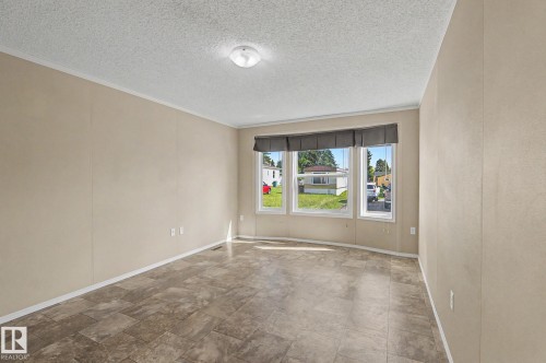 6 The Parkway Northwest, Edmonton, AB 