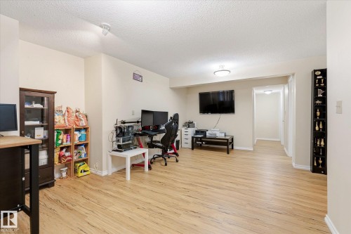 7712 187 Street Nw, Edmonton, AB 