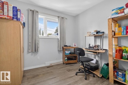 15711 84 Avenue Nw, Edmonton, AB 