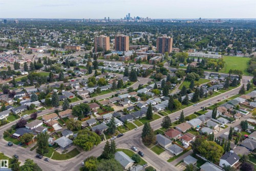 15711 84 Avenue Nw, Edmonton, AB 