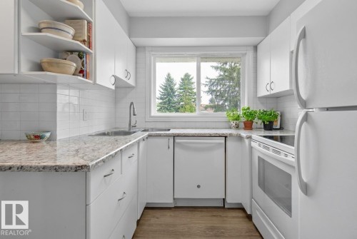 15711 84 Avenue Nw, Edmonton, AB 