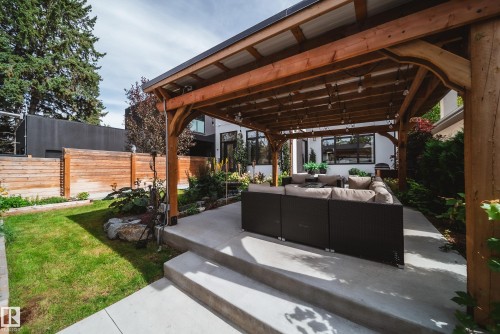 10228 130 Street Nw, Edmonton, AB 