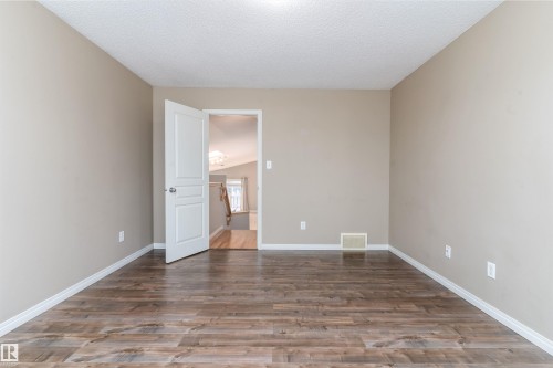 8218 Shaske Place Nw, Edmonton, AB 