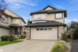8218 Shaske Place NW  Edmonton, AB T6R 3V9