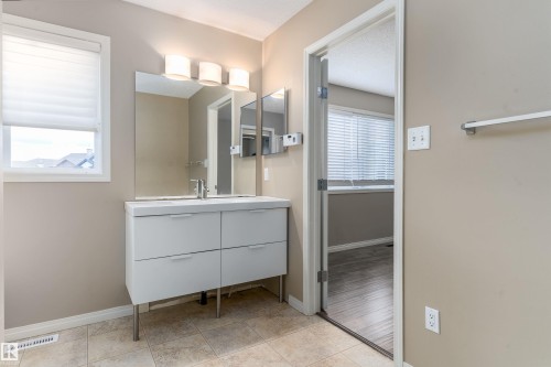 8218 Shaske Place Nw, Edmonton, AB 