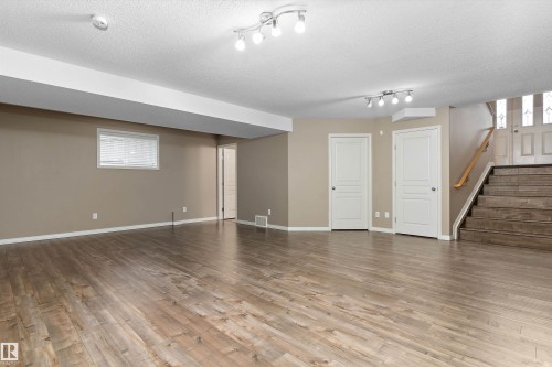 8218 Shaske Place Nw, Edmonton, AB 