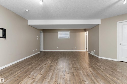 8218 Shaske Place Nw, Edmonton, AB 