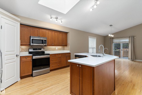 8218 Shaske Place Nw, Edmonton, AB 