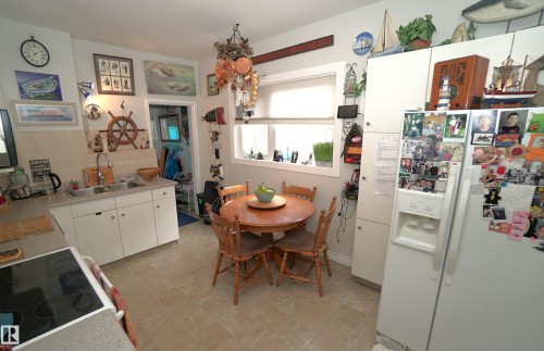 10026 87 Avenue Nw, Edmonton, AB - Indoor Photo Showing Dining Room