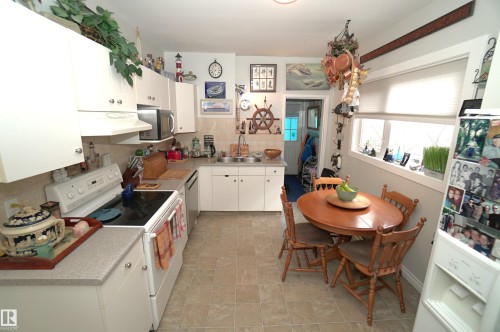 10026 87 Avenue Nw, Edmonton, AB - Indoor