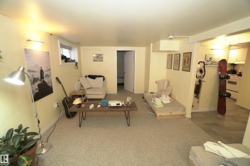 10026 87 Avenue Nw, Edmonton, AB - Indoor