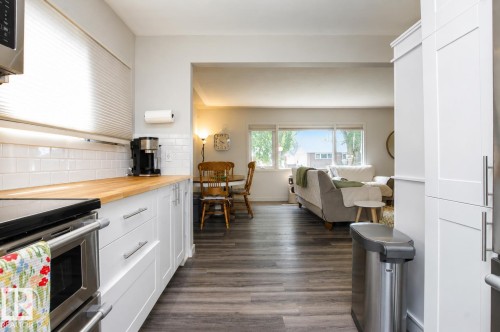 12231 55 Street Nw, Edmonton, AB - Indoor Photo Showing Kitchen