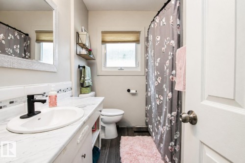 12231 55 Street Nw, Edmonton, AB - Indoor Photo Showing Bathroom