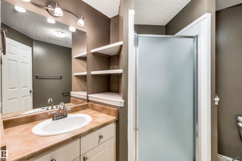 4435 152 Avenue Nw, Edmonton, AB 