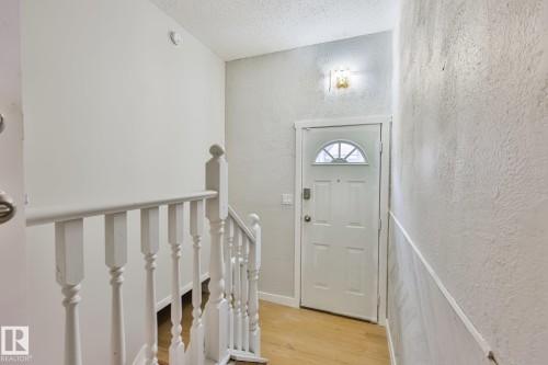 4324 70 Street Nw, Edmonton, AB 