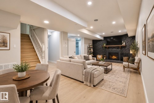 4324 70 Street Nw, Edmonton, AB 