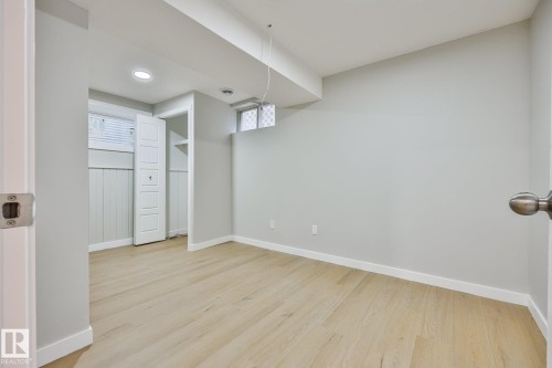 4324 70 Street Nw, Edmonton, AB 