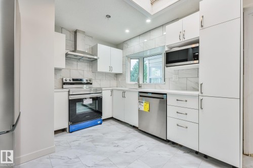 4324 70 Street Nw, Edmonton, AB 