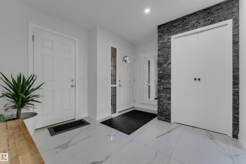 3135 24 Avenue Nw, Edmonton, AB 