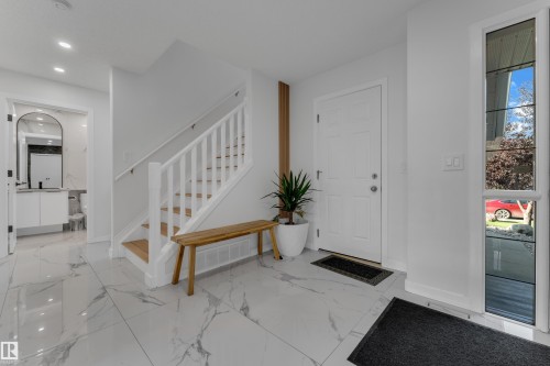 3135 24 Avenue Nw, Edmonton, AB 