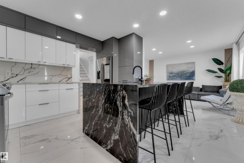 3135 24 Avenue Nw, Edmonton, AB 