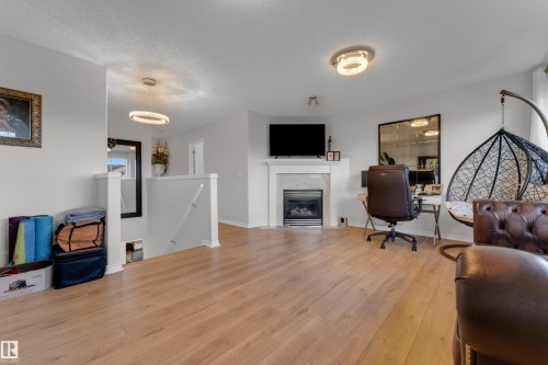 3135 24 Avenue Nw, Edmonton, AB 