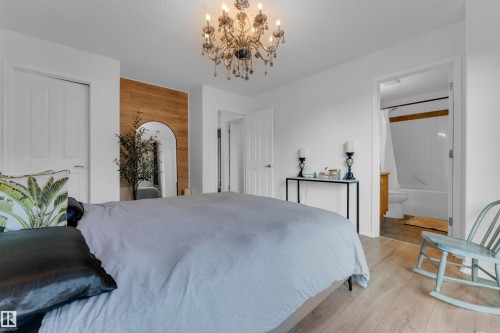 3135 24 Avenue Nw, Edmonton, AB 