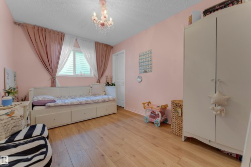3135 24 Avenue Nw, Edmonton, AB 
