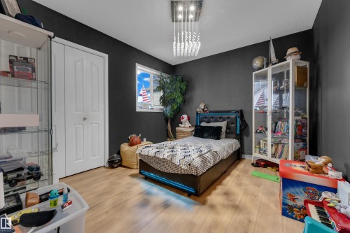 3135 24 Avenue Nw, Edmonton, AB 