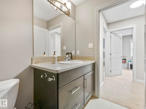 16412 12 Avenue Sw, Edmonton, AB - Indoor Photo Showing Bathroom