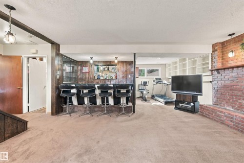 7911 152A Avenue Nw, Edmonton, AB 