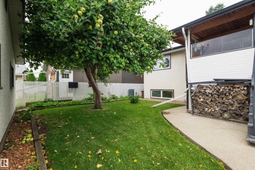7911 152A Avenue Nw, Edmonton, AB 
