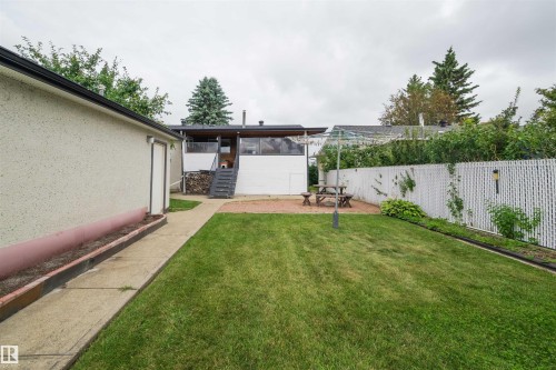 7911 152A Avenue Nw, Edmonton, AB 