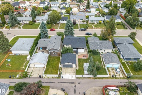 7911 152A Avenue Nw, Edmonton, AB 