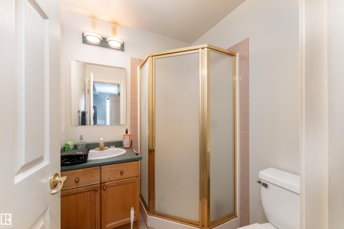 #301 8108 109 St Nw, Edmonton, AB - Indoor Photo Showing Bathroom