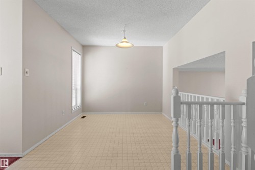 #12 3311 58 St Nw, Edmonton, AB 