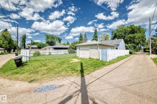 7032 81 Street Nw, Edmonton, AB 