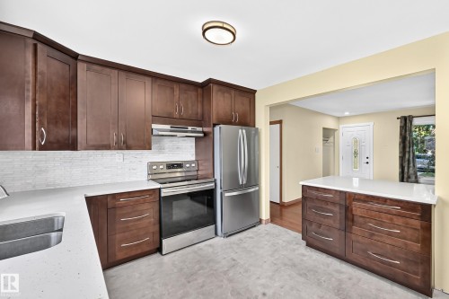 7032 81 Street Nw, Edmonton, AB 