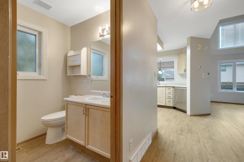 7557 188 Street Nw, Edmonton, AB 