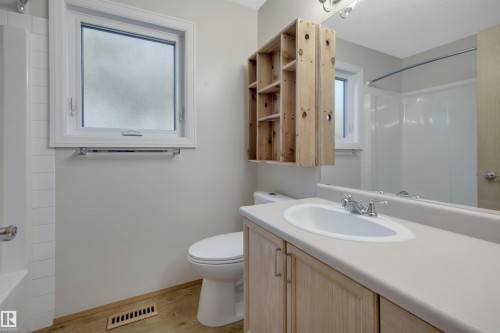 7557 188 Street Nw, Edmonton, AB 