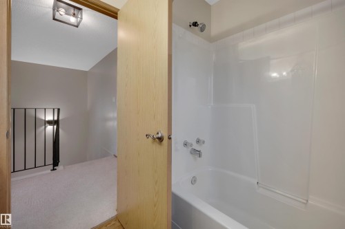 7557 188 Street Nw, Edmonton, AB 