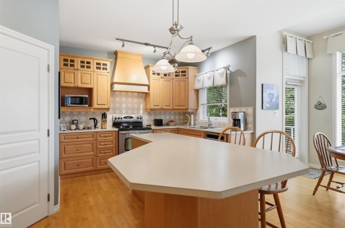 1406 Thorogood Lane Nw, Edmonton, AB 