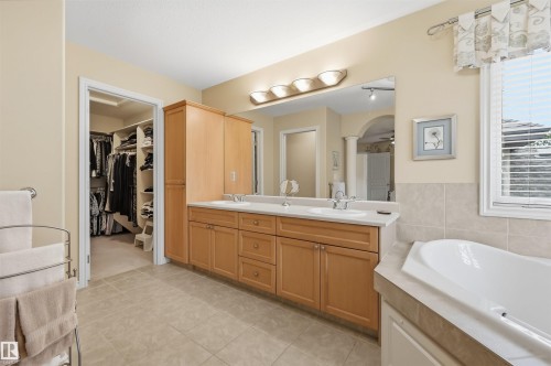 1406 Thorogood Lane Nw, Edmonton, AB 