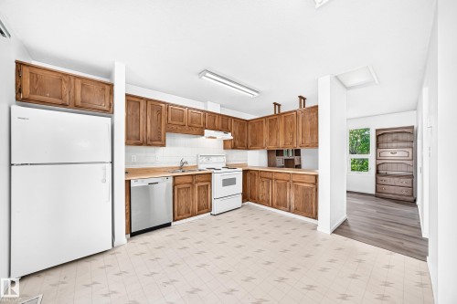 14141 26 Street Nw, Edmonton, AB - Indoor Photo Showing Kitchen