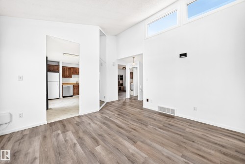 14141 26 Street Nw, Edmonton, AB - Indoor Photo Showing Other Room