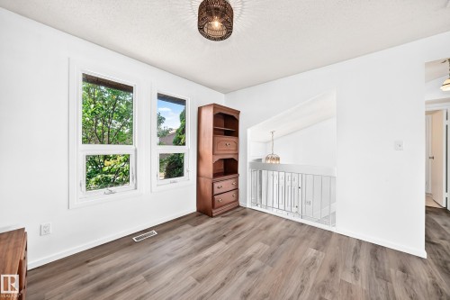 14141 26 Street Nw, Edmonton, AB - Indoor